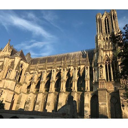 Chez La Reg'- Aux Pieds De La Cathedrale Lejlighed Reims Eksteriør billede